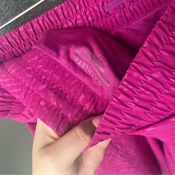 Athleta Printed Mesh Racer Run 4” shorts - Picture 12 of 13